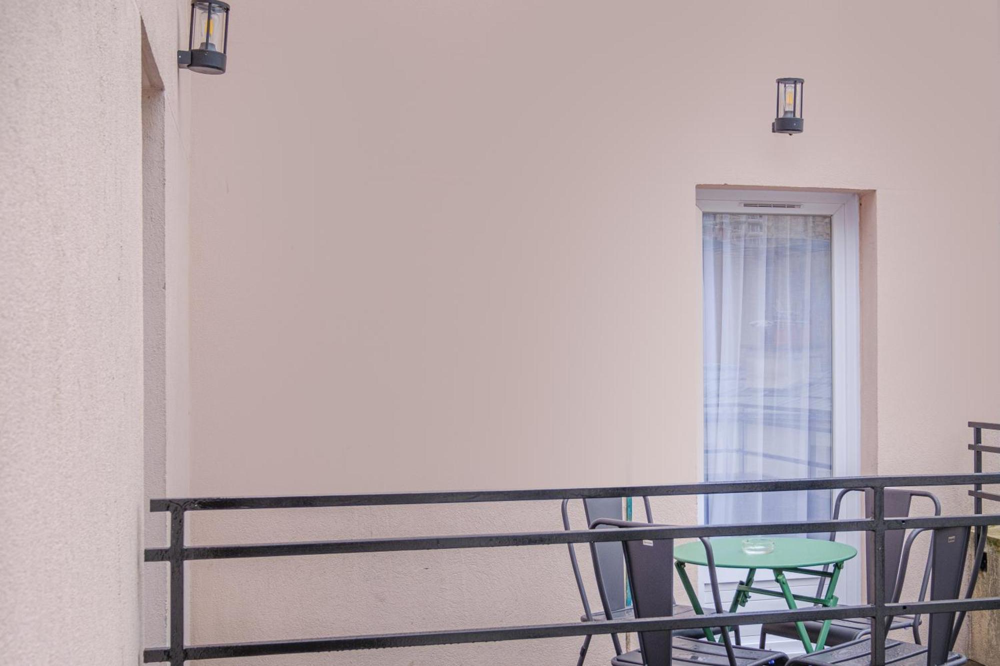 Appart'Hotel East Paris Suite Exterior foto