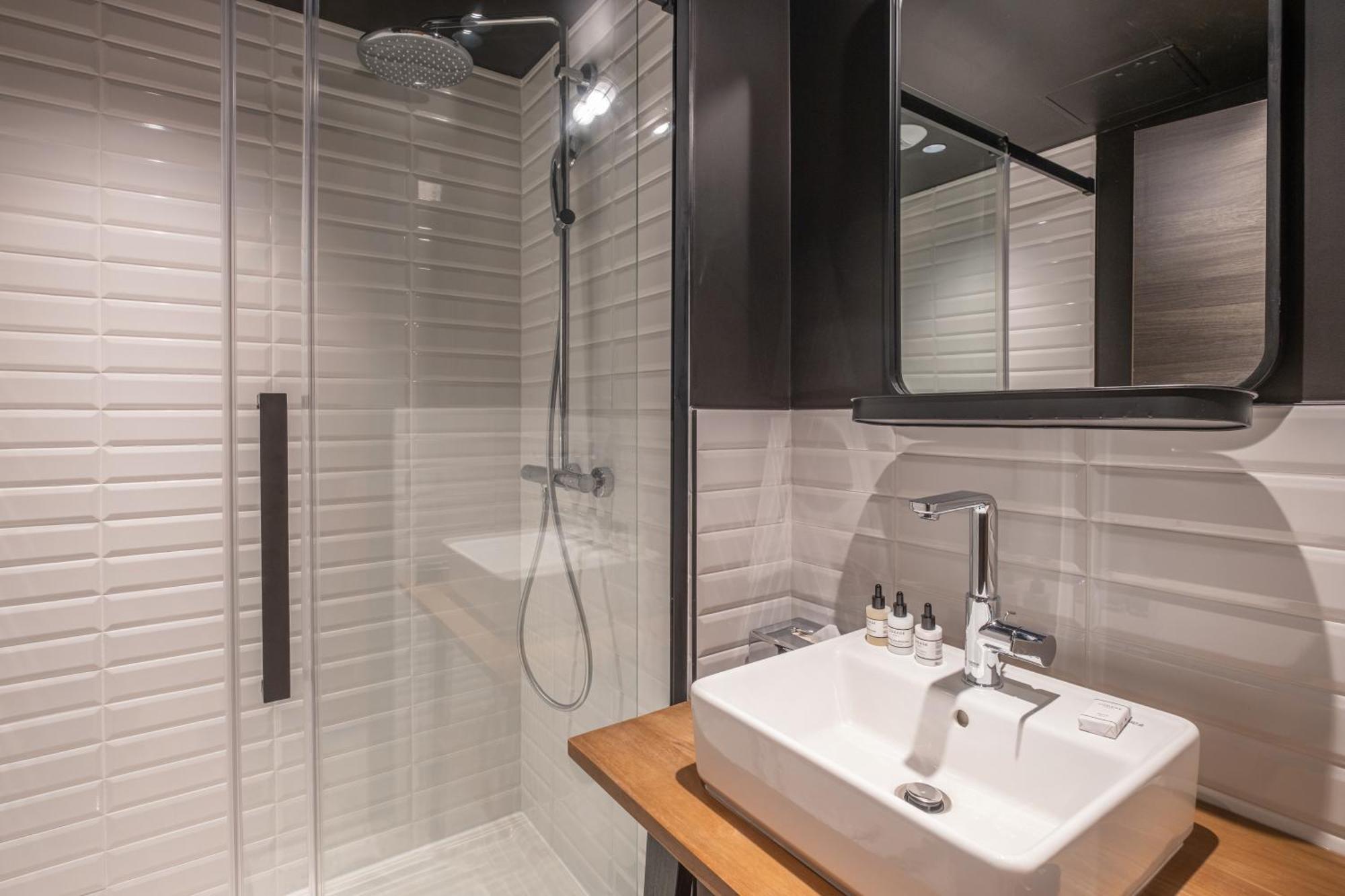 Appart'Hotel East Paris Suite Exterior foto